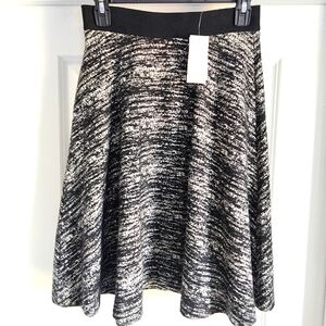 NWT 2P BR Black and White Knit A-Line Full Knit Skirt NEW